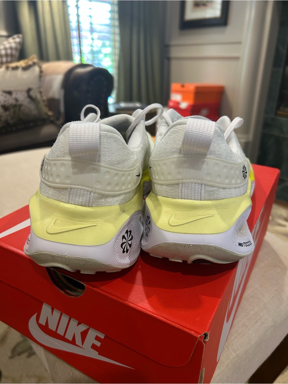 Nike InfinityRN4 Men's White/Neon Yellow Running Shoes - Picture 4 of 6